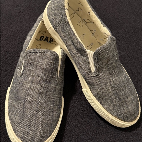 Gap Slip-on Shoes - Kids Size 3 - Picture 9 of 10